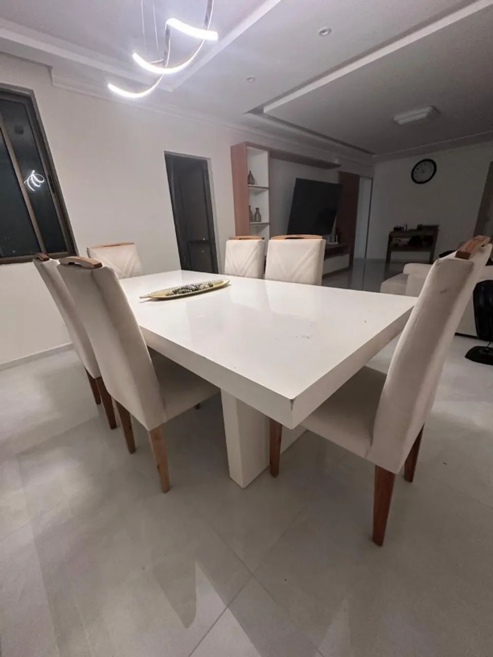 Mesa de Jantar + 6 cadeiras!
