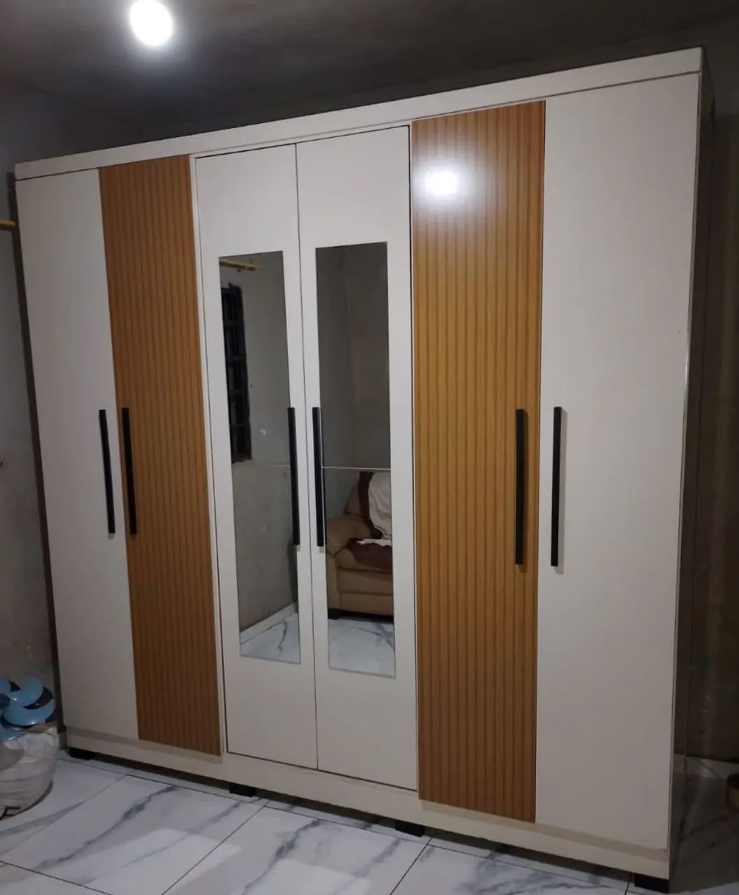 Guarda Roupa 6 Portas