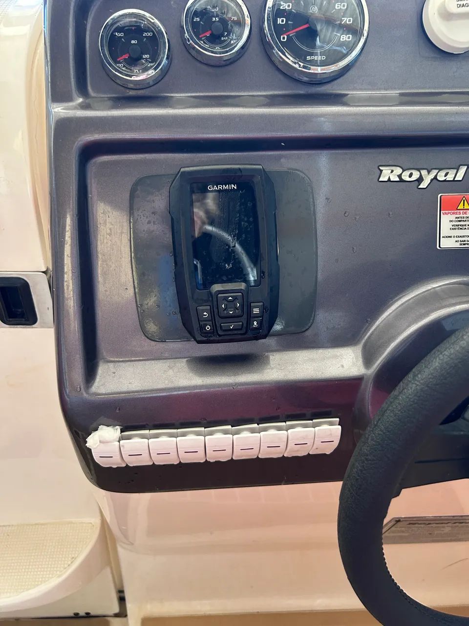 Lancha RM 270 10+1 Cabinada com banheiro  - Foto 11