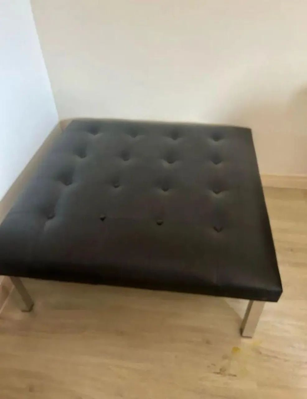 PUFF E SOFA DE EXELENTE QUANTIDADE  LINDO