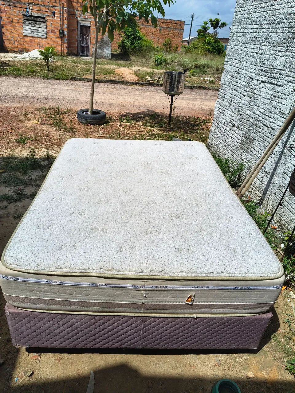 Vendo cama Queen já higienizada  - Foto 2