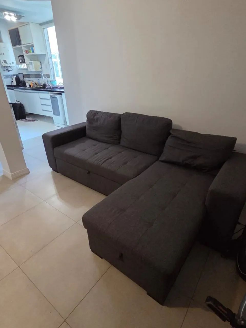 Sofá-cama com chaise e baú - espaçoso e funcional | R$ 850 - Foto 5