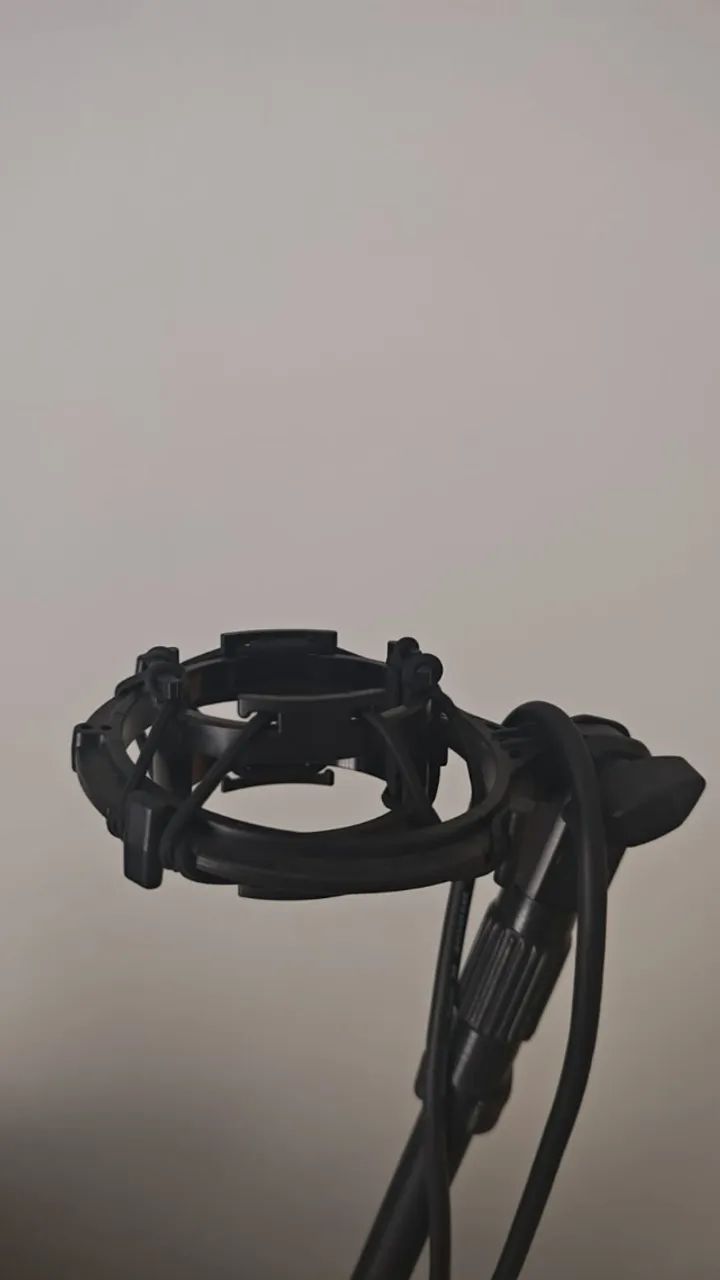 Microfone Condensador Audio-Technica AT2035 - Foto 3