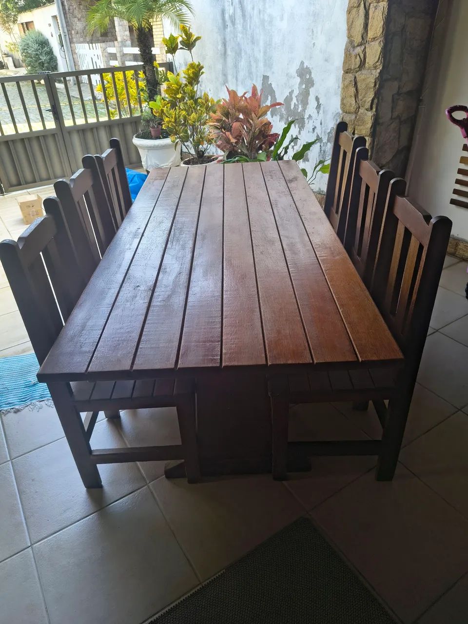 Mesa ripada em madeira com 6 cadeiras  - Foto 4