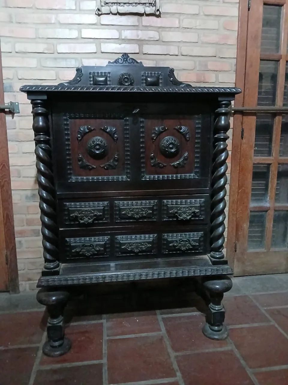 Conjunto de cristaleira e bar antiguidade estilo manuelito  - Foto 2