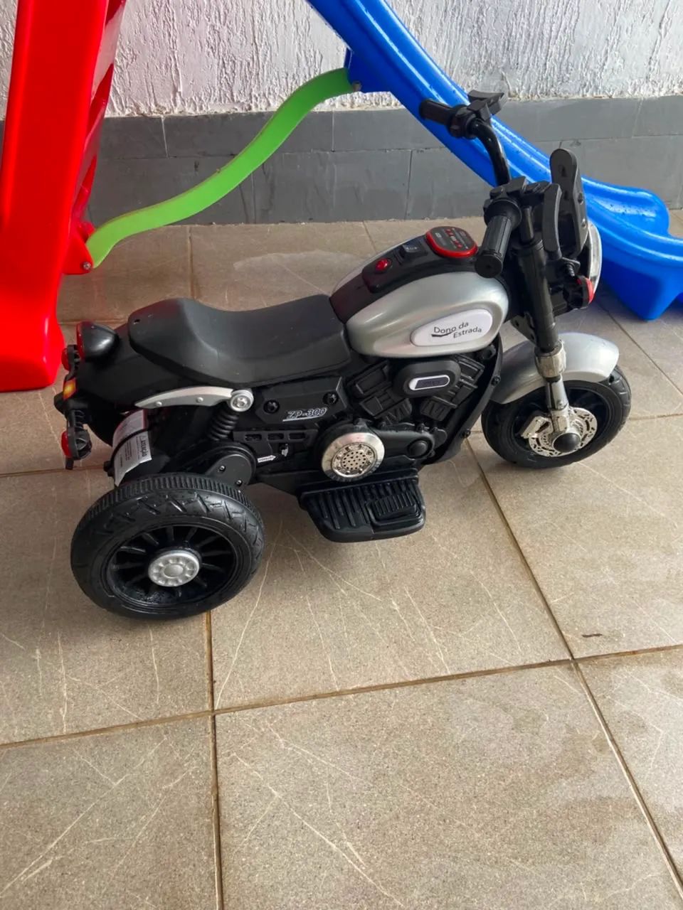 Moto elétrica infantil