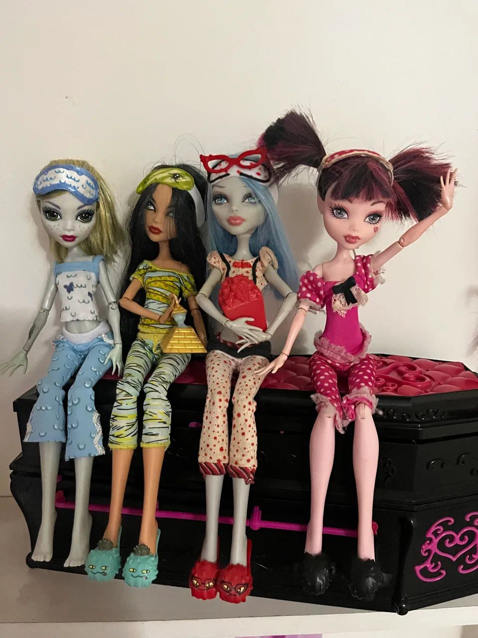 DEAD TIRED MONSTER HIGH LOTE COM CAIXÃO  - Foto 2