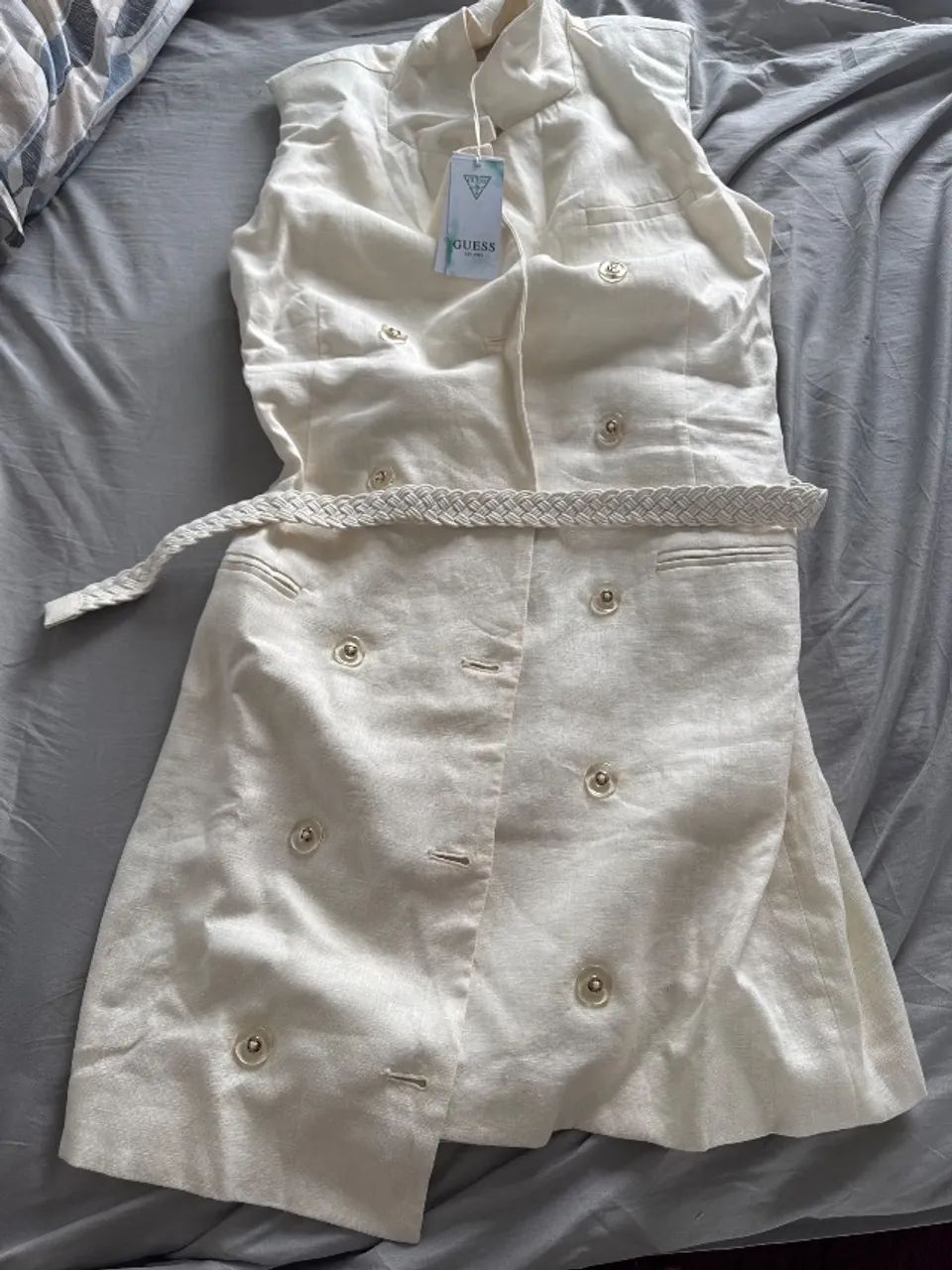 Vestido GUESS elegante 