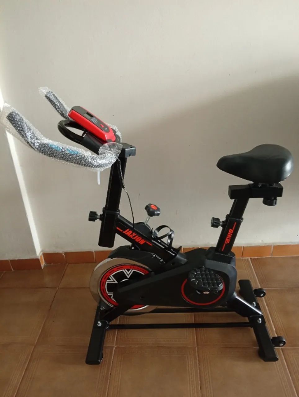 Bicicleta ergométrica nova