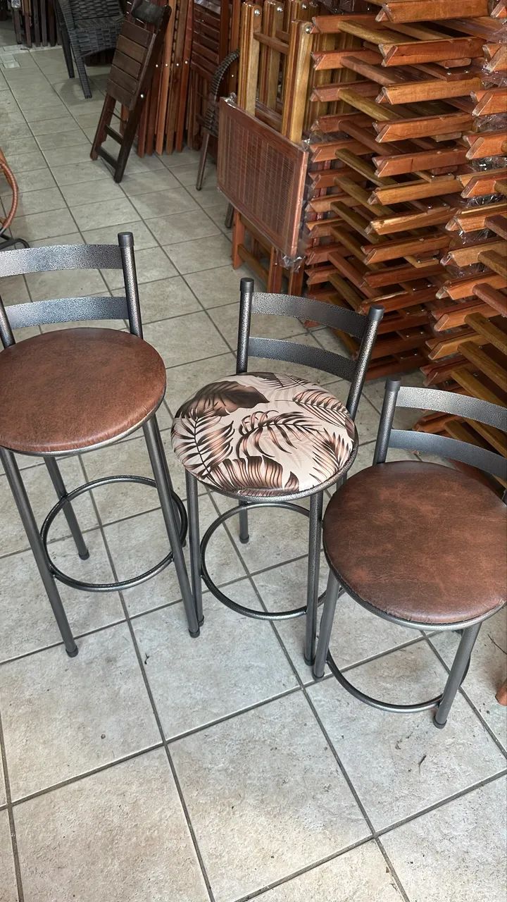 Banquetas em aço com acento estofado  - Foto 5