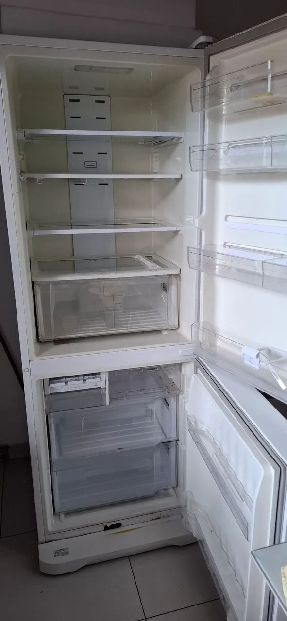 Geladeira Electrolux  Frost Free Inverse - Foto 4
