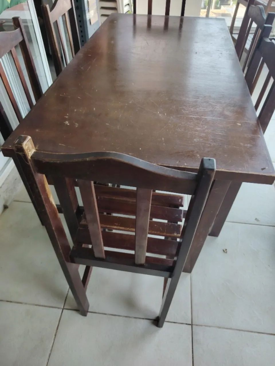 Mesa de madeira de 6 lugares - Foto 2