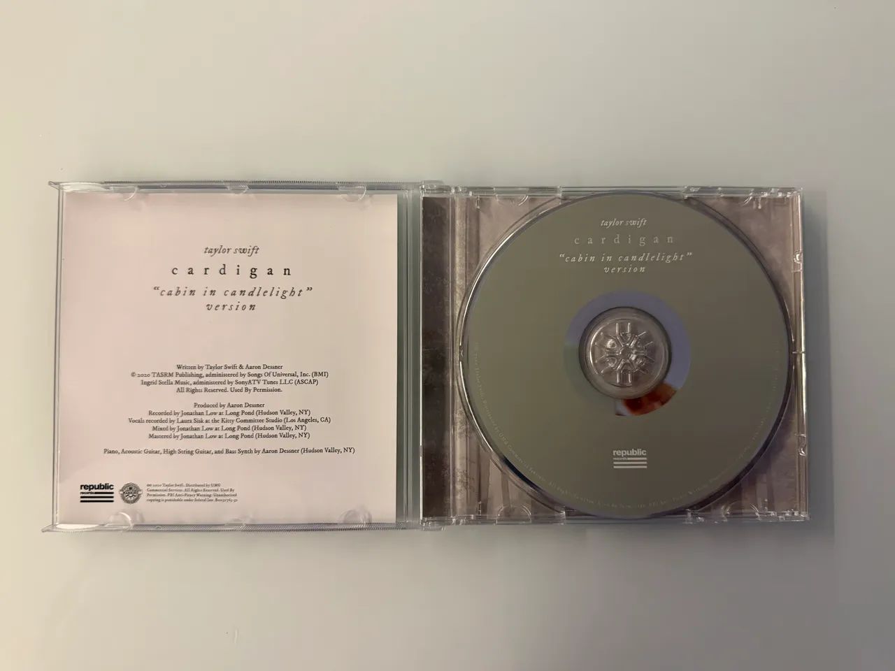 CD Taylor Swift Cardigan (Cabin In Candlelight Version) - Foto 3
