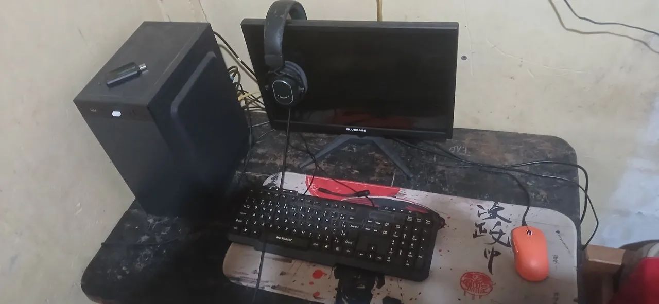 Vendo ou troco pc completo com monitor headset mouse teclado e mousepad - Foto 2