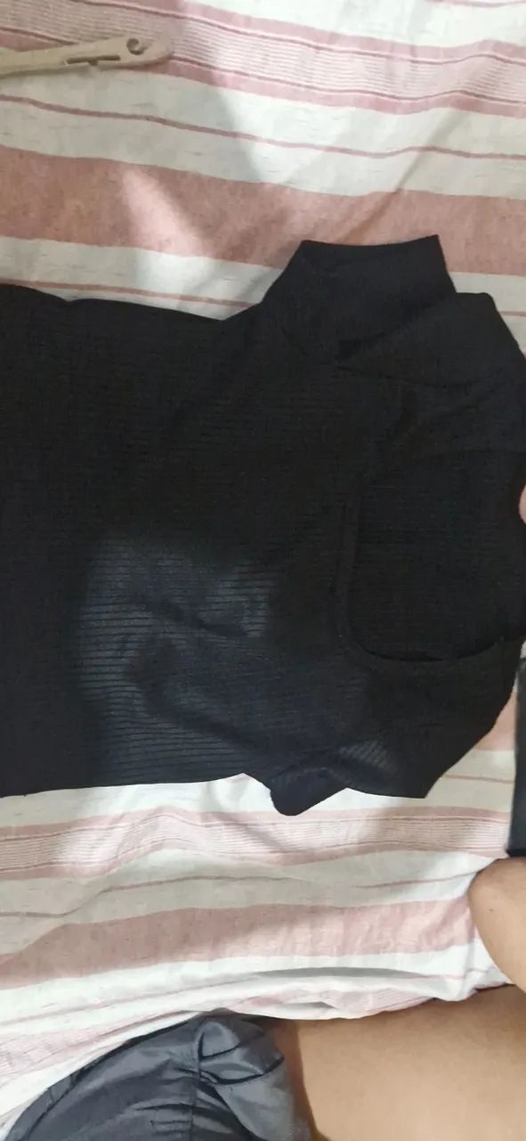 blusa cropped top canelado preto