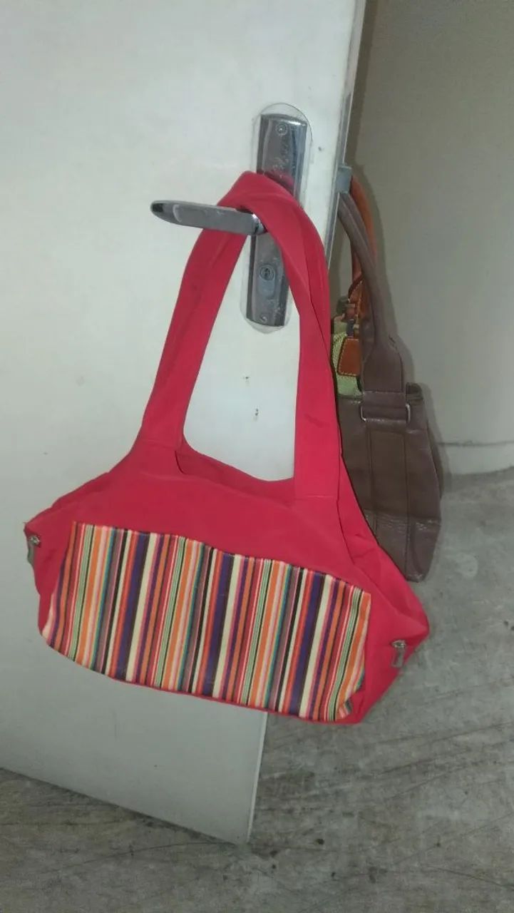 Bolsas femininas, várias, bom estado. E outros! - Foto 3