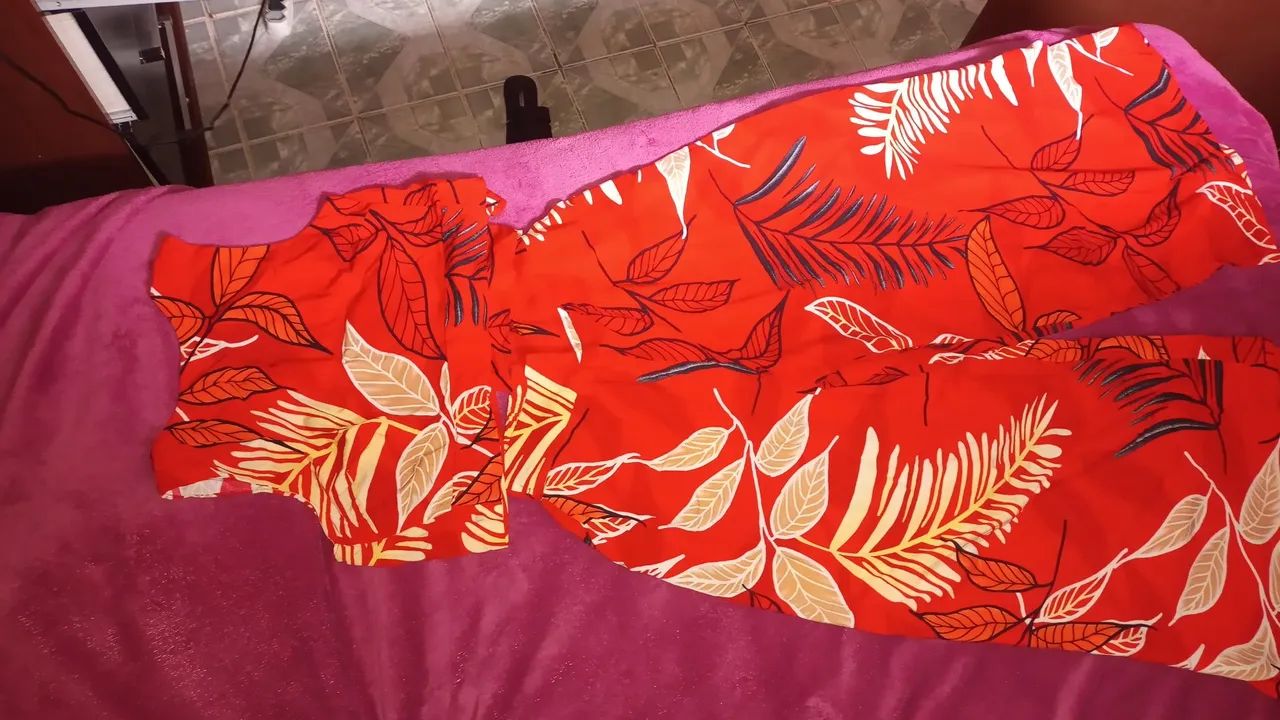 Conjunto de calça e blusa, tamanho M, 95%poliester e 5% elastano  - Foto 2