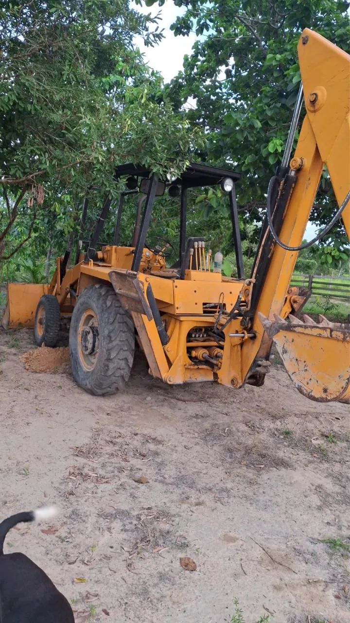 Retroescavadeira Case 580H