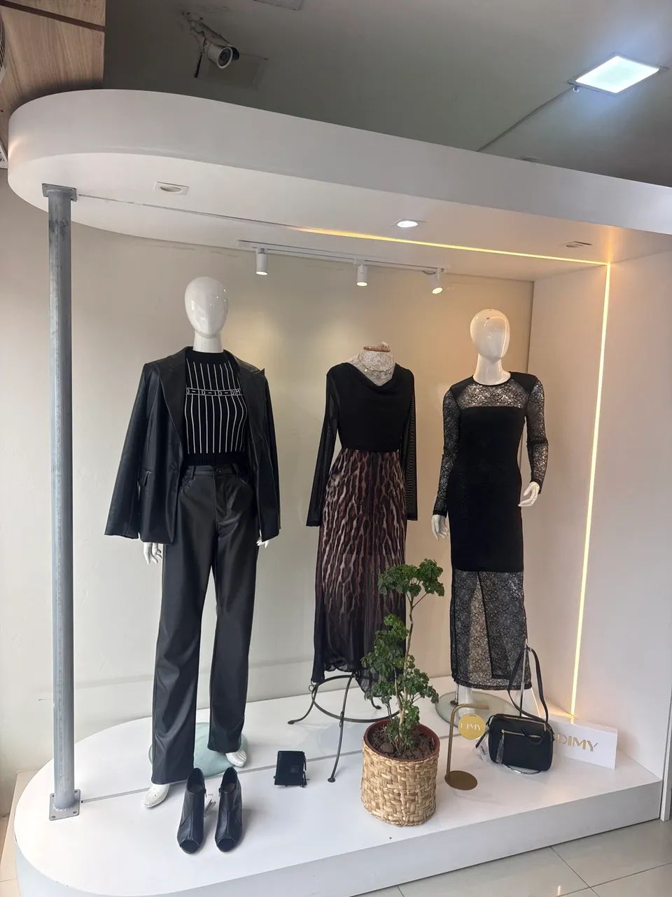 Vitrine iluminada, perfeito estado! - Foto 2