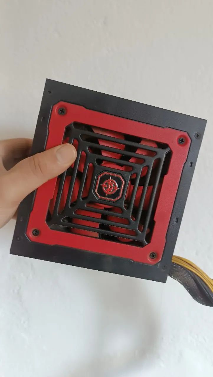 Fonte Gamer TGT Pc 500w Bivolt com cabo para placa de video 