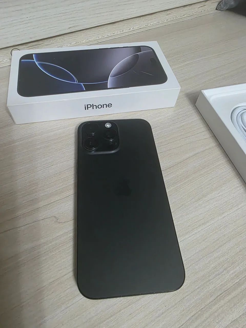 iPhone 16 Pro Max, 256GB, Black Titanium - Celulares e Smartphones