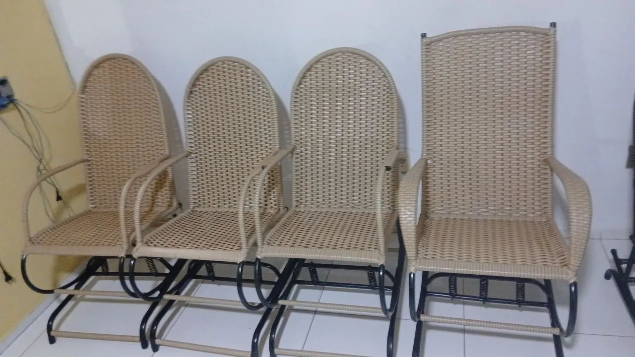 Vendo cadeiras novas de fibra  - Foto 5