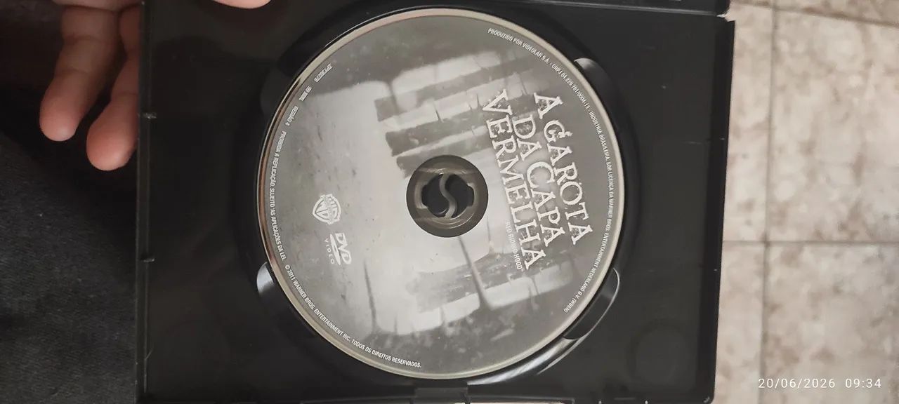 A garota da capa vermelha DVD romance - Foto 2