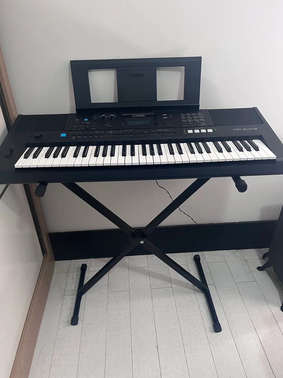 Teclado Yamaha PSR E473 Completo e novo