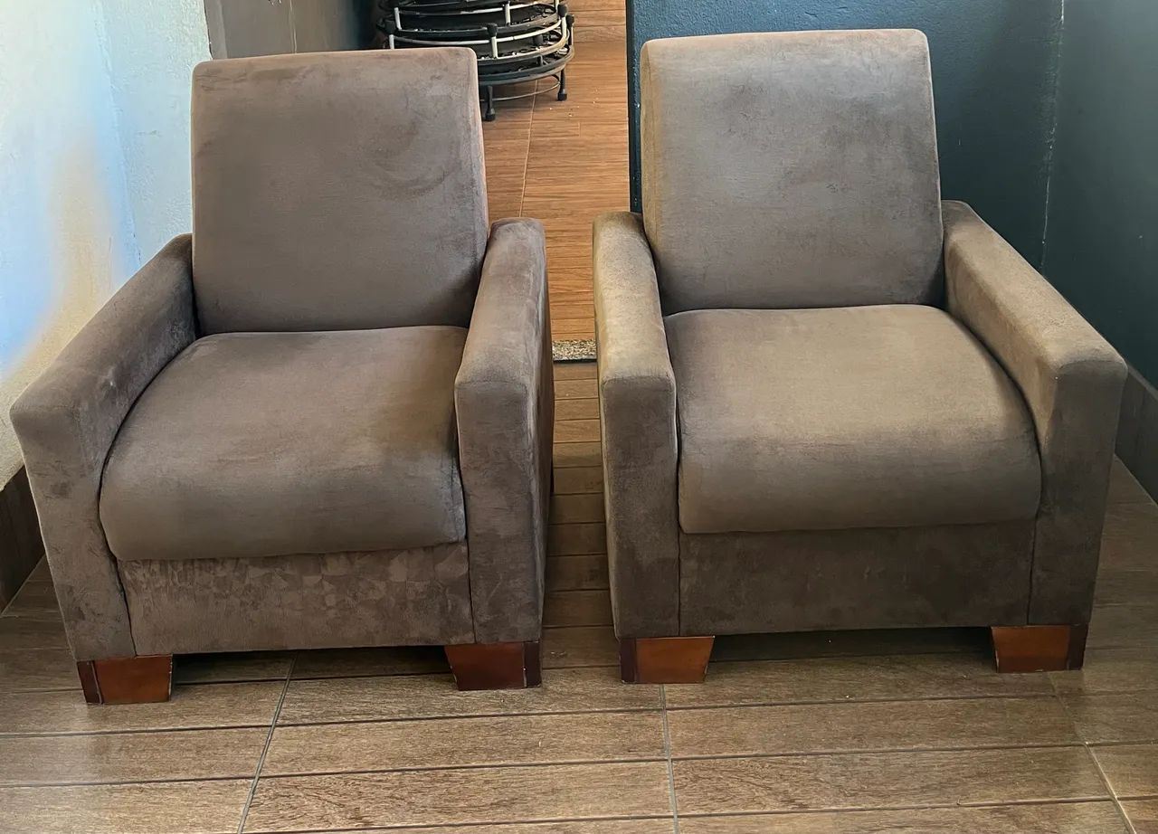 Par de Poltronas em Veludo Marrom - Foto 3
