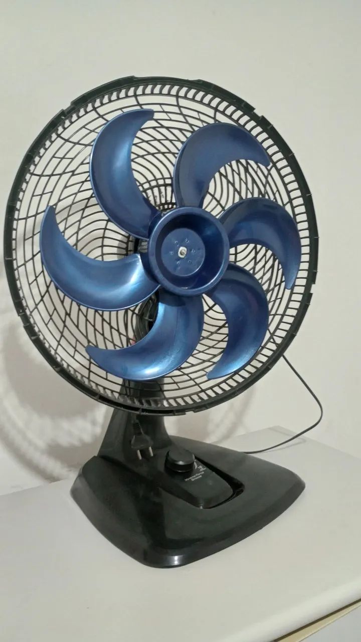 VENTILADOR E CÔMODA A VENDA