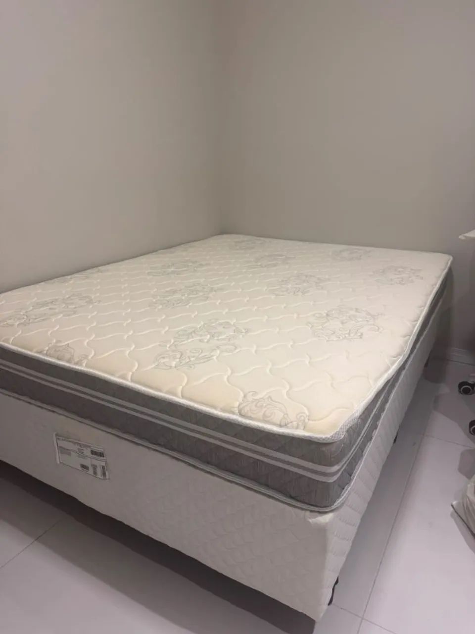 Cama casal + colchão 