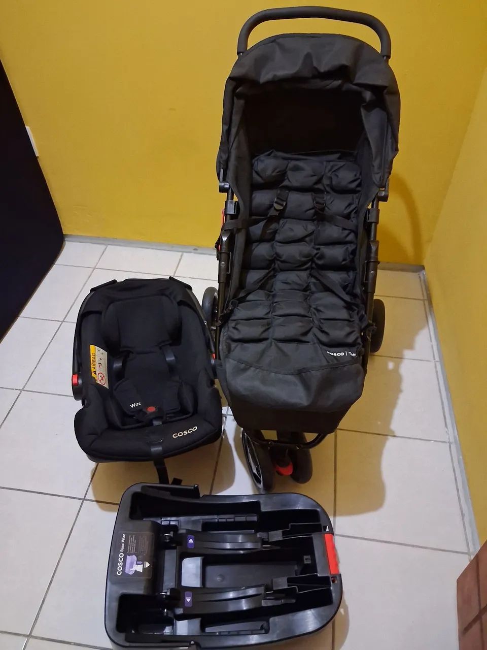 Carrinho, bebê conforto e base - Foto 2