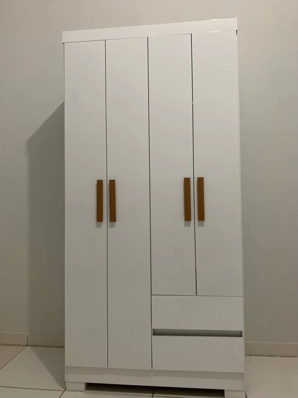 Guarda Roupas 4 portas 