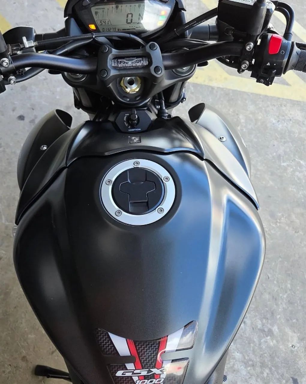 SUZUKI GSX S1000 - Foto 4