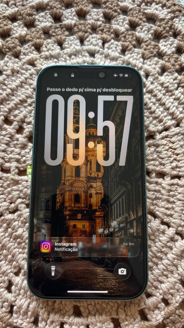 iPhone 16