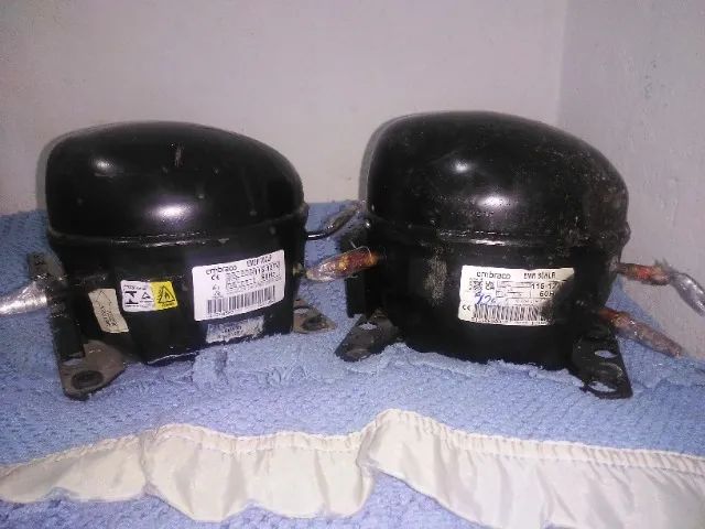 dois compressores com defeito