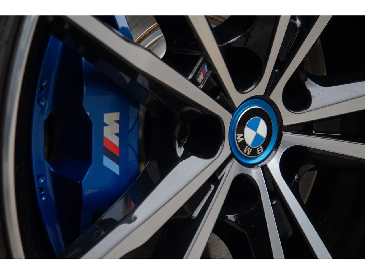 BMW Série 3 330E M Sport 2.0 Turbo Híbrido AU, foto 11 de 15