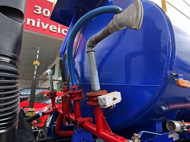 31.330 EQUIPADO COM TANQUE DE 20 MIL LITROS COM QUEBRA ONDAS - Foto 2