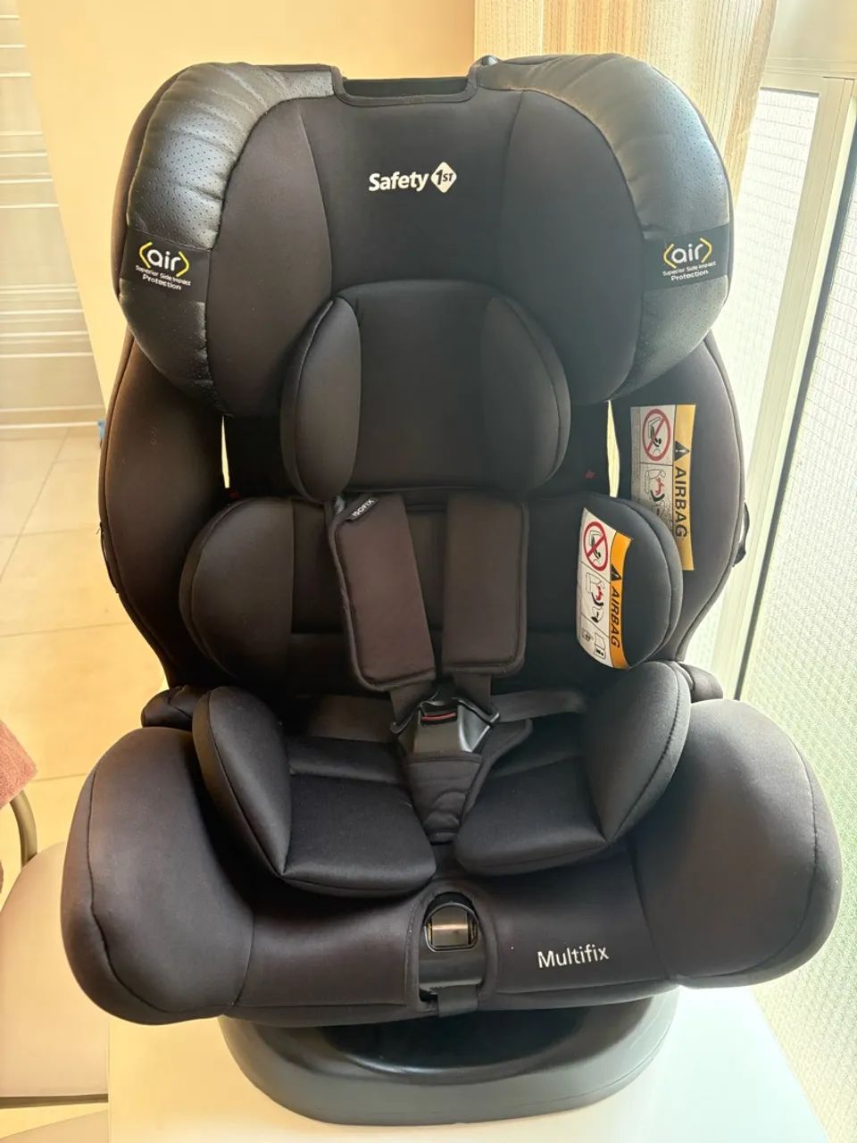 Cadeirinha Safety 1st com isofix
