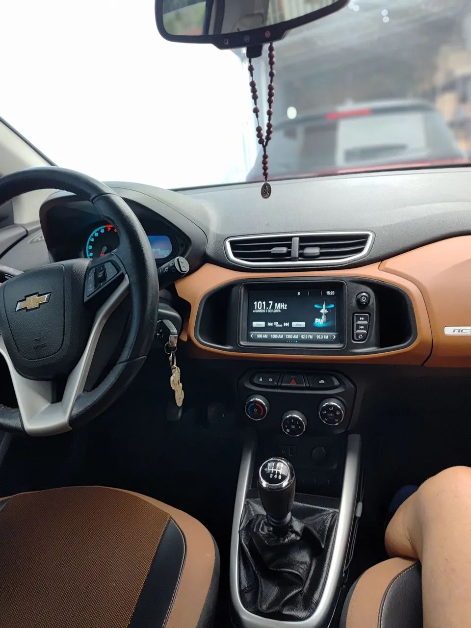 Chevrolet Onix Activ 1.4 8V Flex Mec. 4P 2018 - Foto 3