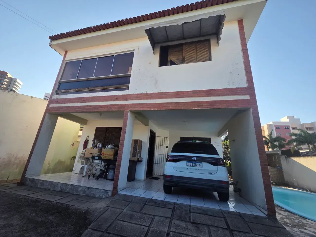 Aluga Casa 4 Quartos sendo 2 suítes