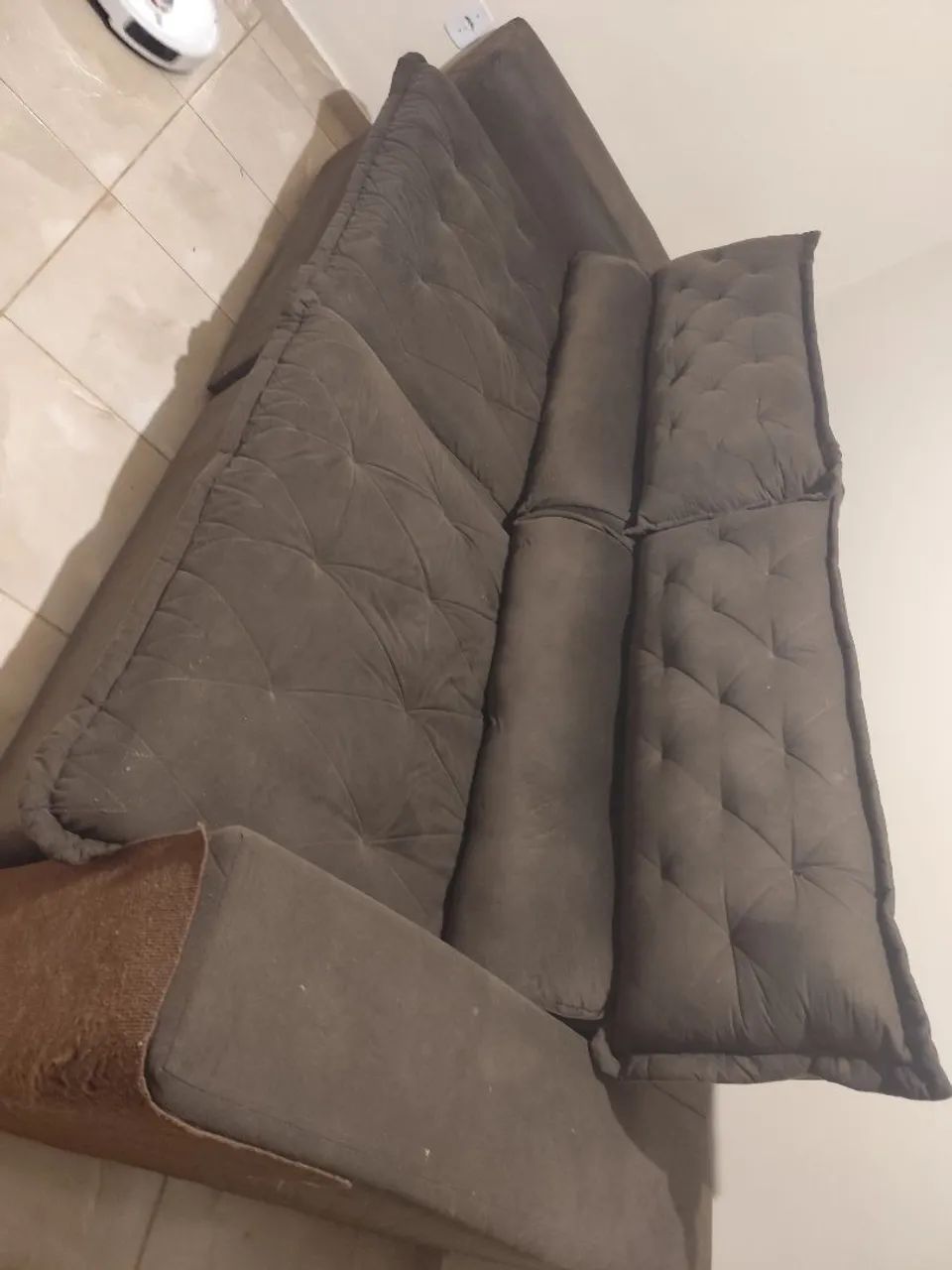 Sofá elegante e espaçoso 