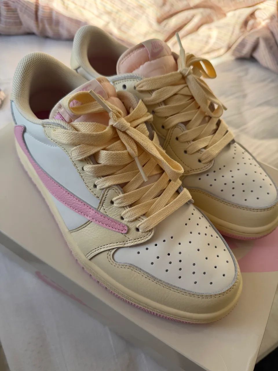 Tenis jordan travis scott shy pink