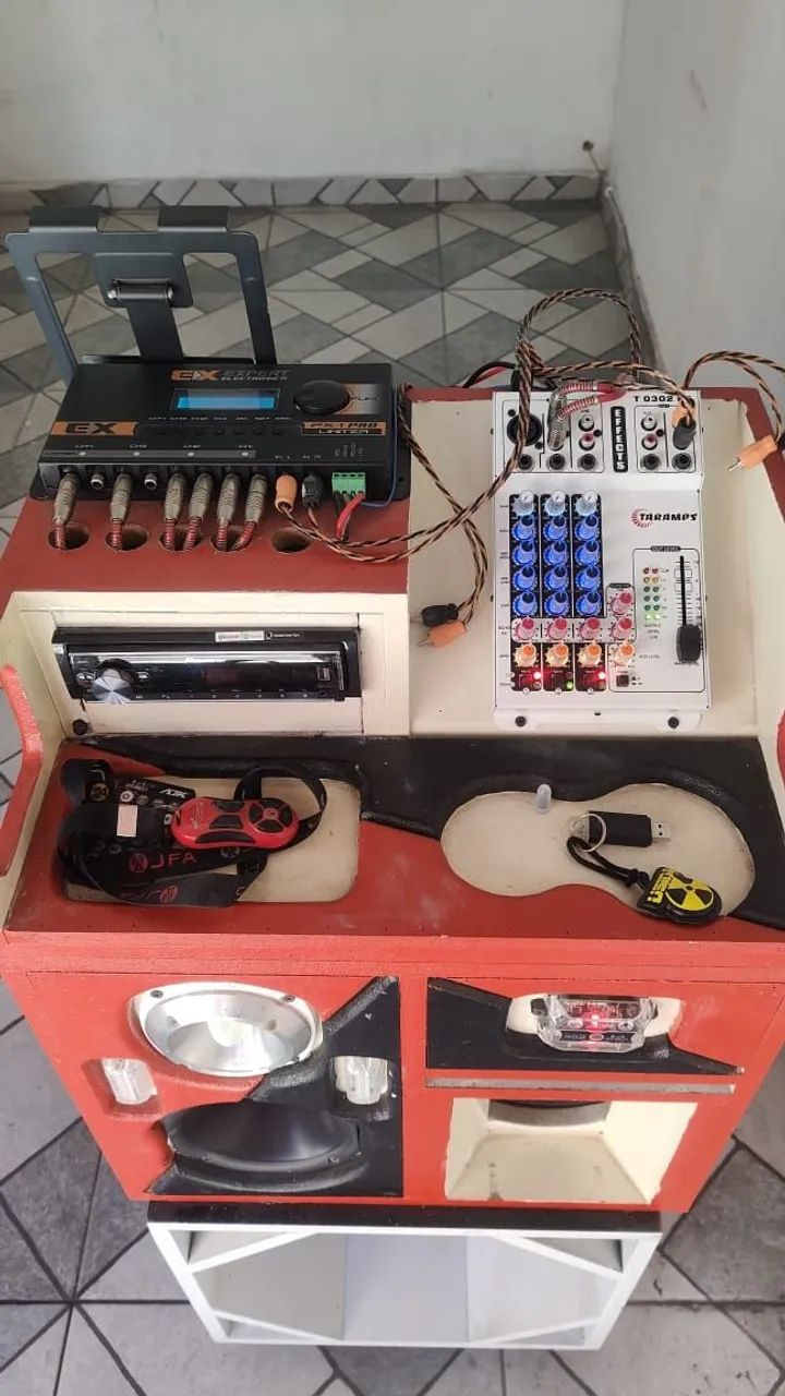 Speaker box