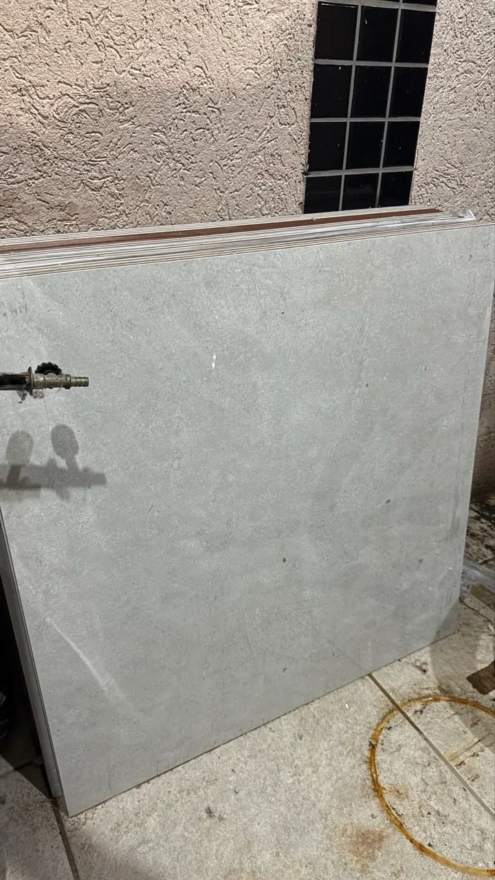 Piso/Semi Glass polido cinza 73x73