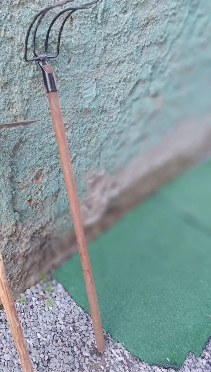 Selling a weeding fork