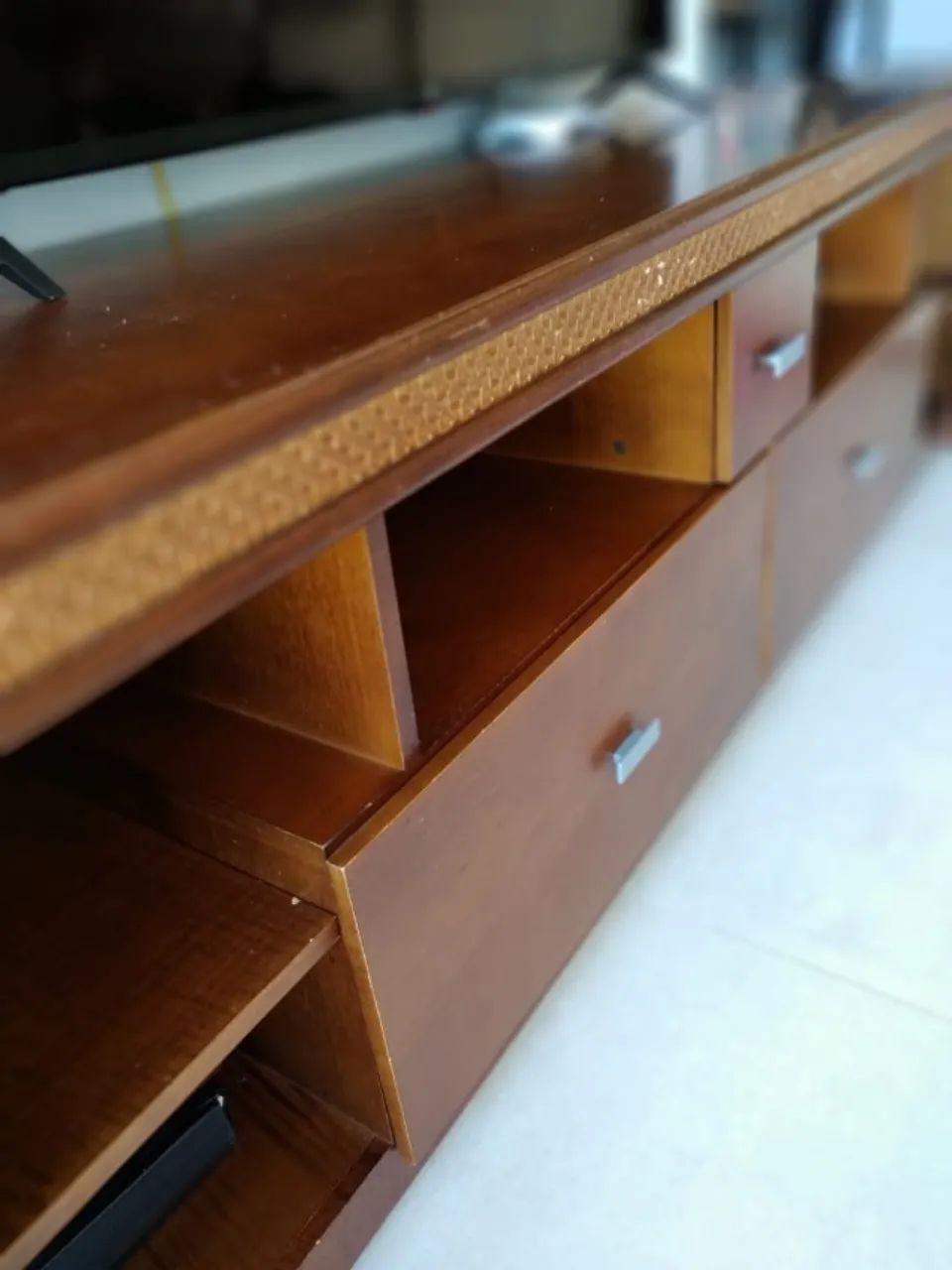 Rack de madeira com detalhe em Rattan, 2,00 metros - Foto 3