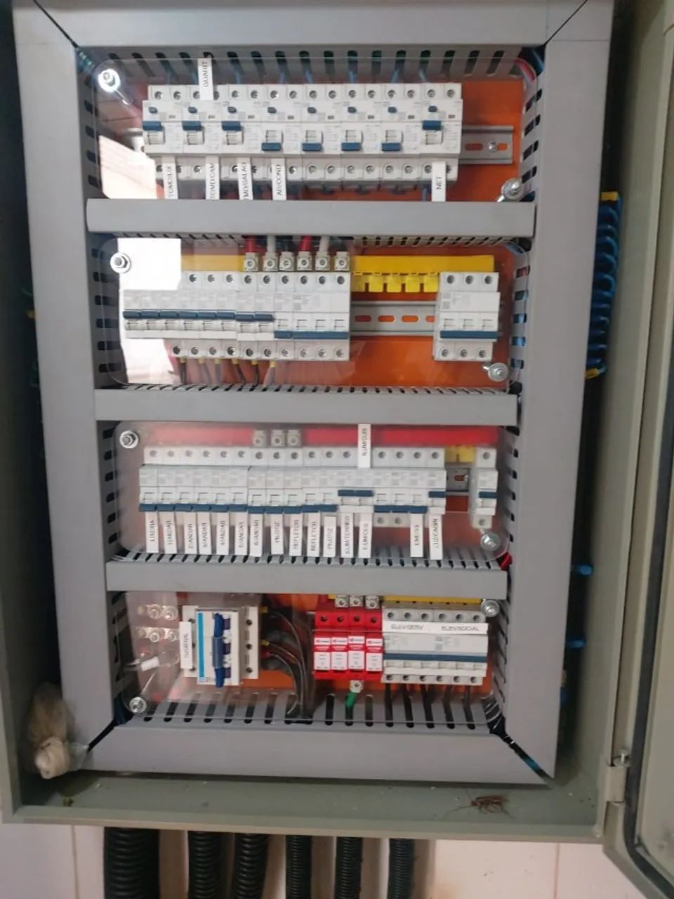 Serviços de instalações elétricas e impermeabilização  - Foto 2