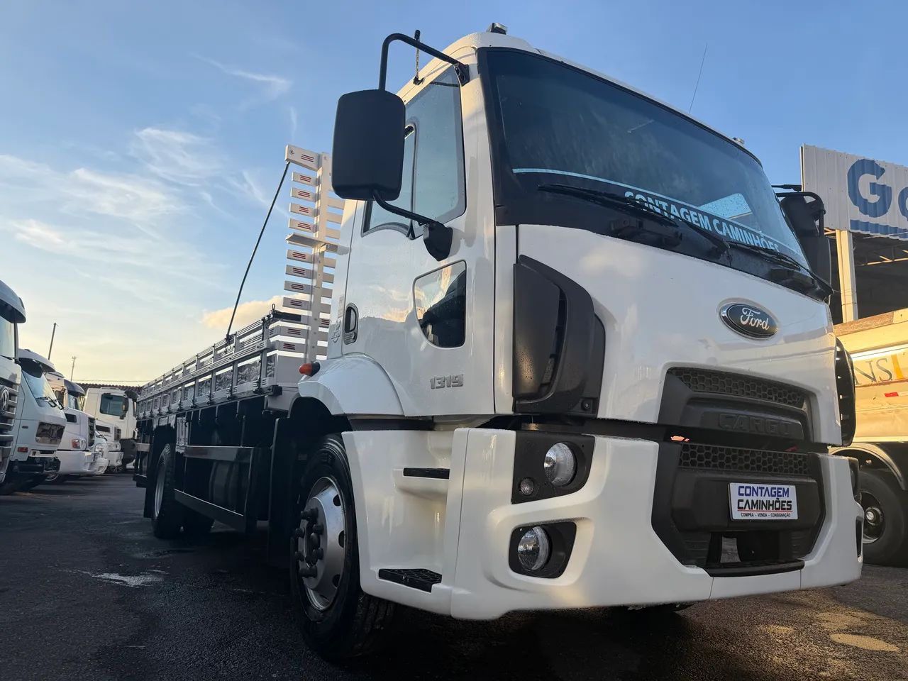 Ford cargo 1319 2016 carroceria completo menor km do Brasil  - Foto 6