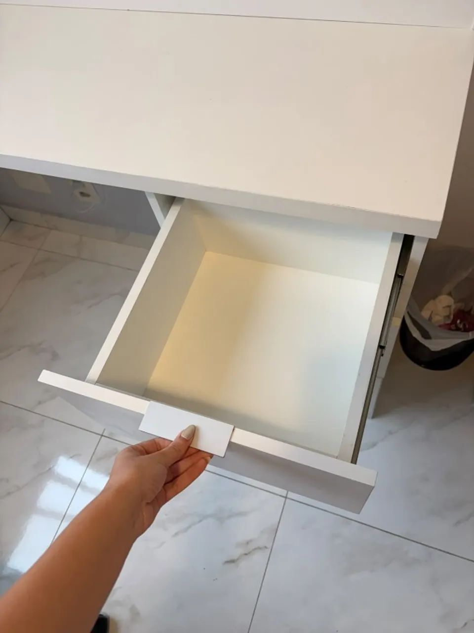 Escrivaninha e penteadeira com painel de TV e espelho incluso. - Foto 4